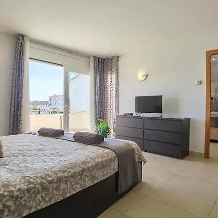 Leon Inmo Coral - 10190 Ampuriabrava