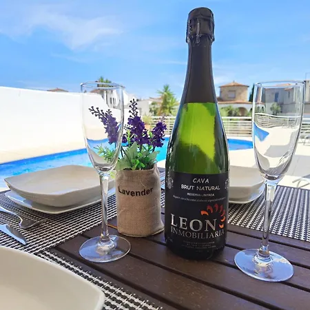 Leon Inmo Luxusvilla Coral - 10190 Vil·la Empuriabrava