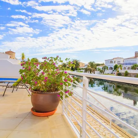 Leon Inmo Luxusvilla Coral - 10190 Empuriabrava